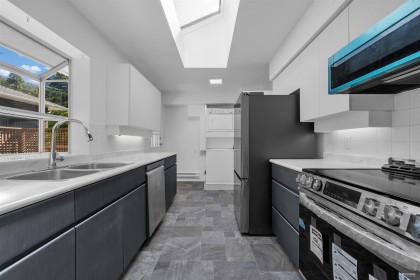 Photo 10 at 330 W Braemar Road, Upper Lonsdale, North Vancouver
