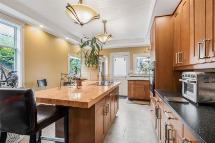 Photo 10 at 3732 W 2nd Avenue, Point Grey, Vancouver West
