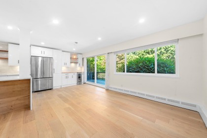 Photo 2 at 911 - 555 W 28th Street, Upper Lonsdale, North Vancouver