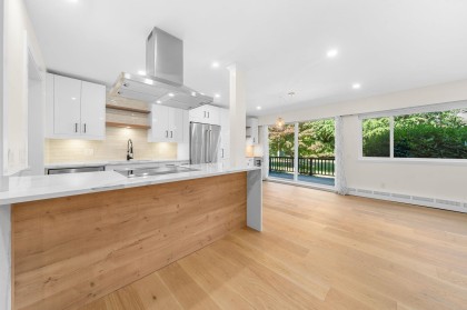 Photo 8 at 911 - 555 W 28th Street, Upper Lonsdale, North Vancouver