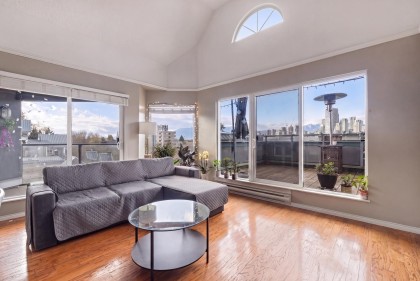 Photo 1 at 306 - 1345 W 4th Avenue, False Creek, Vancouver West