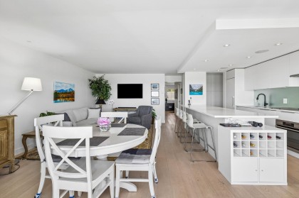 Photo 12 at 807 - 150 24th Street, Dundarave, West Vancouver