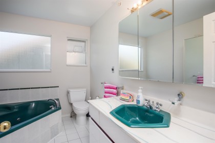 Photo 4 at 2945 W 12th Avenue, Vancouver West