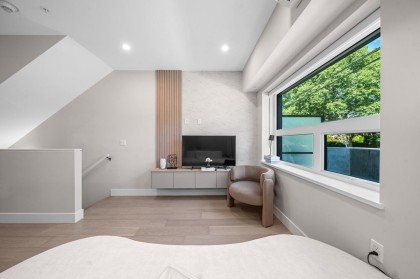 Photo 4 at 130 W Woodstock Avenue, Cambie, Vancouver West