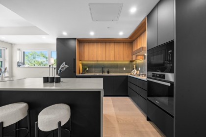 Photo 8 at 5 - 128 W Woodstock Avenue, Cambie, Vancouver West