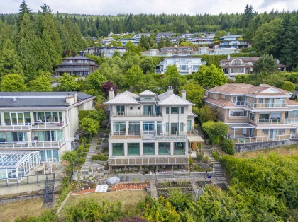 Photo 4 at 1572 Chippendale Court, Canterbury WV, West Vancouver