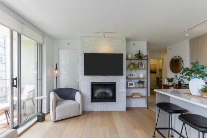 Photo 7 at 904 - 1225 Richards Street, Vancouver West