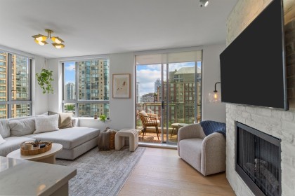 Photo 3 at 904 - 1225 Richards Street, Vancouver West
