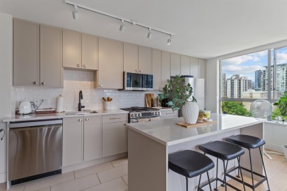 Photo 8 at 904 - 1225 Richards Street, Vancouver West