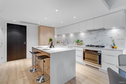 Photo 6 at 306 - 1500 Fern Street, Lynnmour, North Vancouver