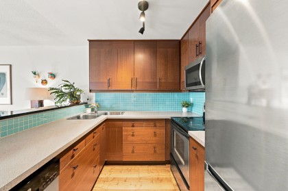 Photo 7 at 304 - 888 W 13th Avenue, Fairview VW, Vancouver West