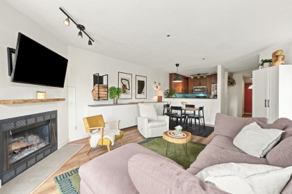 Photo 4 at 304 - 888 W 13th Avenue, Fairview VW, Vancouver West