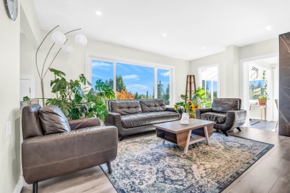 Photo 2 at 300 W Balmoral Road, Upper Lonsdale, North Vancouver
