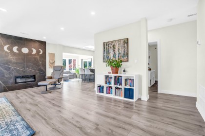 Photo 4 at 300 W Balmoral Road, Upper Lonsdale, North Vancouver