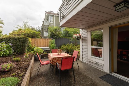 Photo 3 at 106 - 876 W 14th Avenue, Fairview VW, Vancouver West
