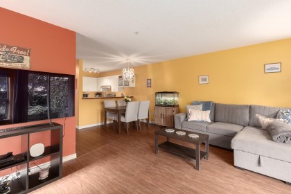 Photo 15 at 106 - 876 W 14th Avenue, Fairview VW, Vancouver West