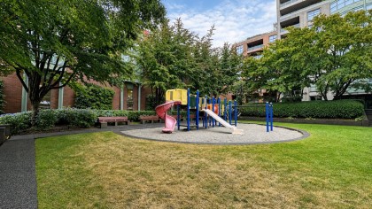 Photo 19 at 511 - 518 W 14th Avenue, Fairview VW, Vancouver West