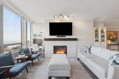 Photo 2 at 302 - 3131 Deer Ridge Drive, Deer Ridge WV, West Vancouver