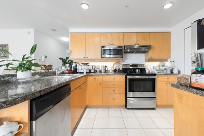 Photo 7 at 1201 - 1228 Marinaside Crescent, Yaletown, Vancouver West