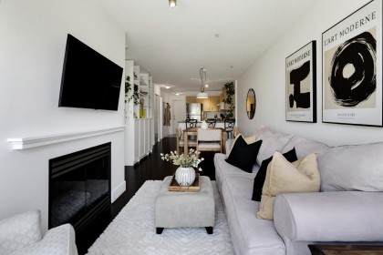 Photo 2 at 323 - 332 Lonsdale Avenue, North Vancouver