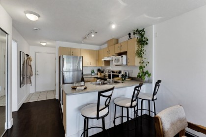 Photo 13 at 323 - 332 Lonsdale Avenue, North Vancouver