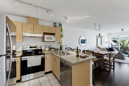 Photo 14 at 323 - 332 Lonsdale Avenue, North Vancouver