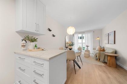 Photo 6 at 210 - 2234 W 1st Avenue, Kitsilano, Vancouver West