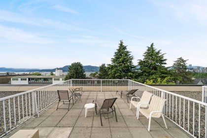 Photo 16 at 210 - 2234 W 1st Avenue, Kitsilano, Vancouver West