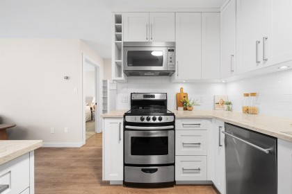 Photo 8 at 210 - 2234 W 1st Avenue, Kitsilano, Vancouver West