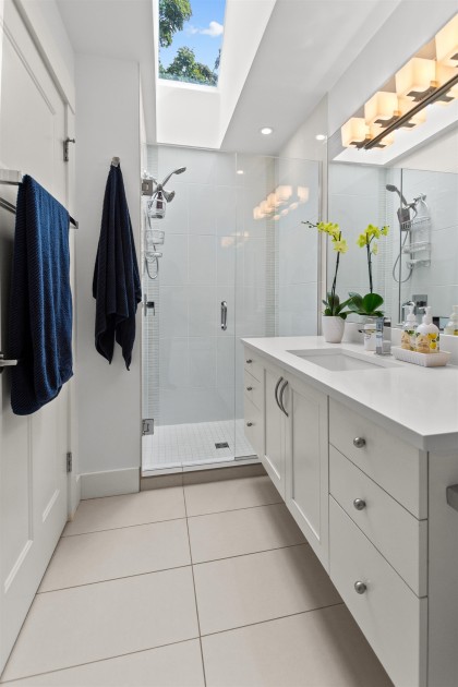 Photo 16 at 2416 W 8th Avenue, Kitsilano, Vancouver West