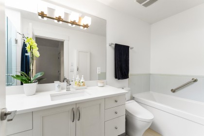 Photo 15 at 2416 W 8th Avenue, Kitsilano, Vancouver West