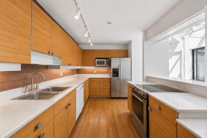 Photo 5 at 406 Greensboro Place, South Cambie, Vancouver West