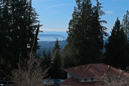 Photo 3 at 4989 Chalet Place, North Vancouver