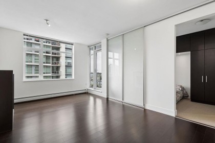 Photo 8 at 1208 - 1320 Chesterfield Avenue, Central Lonsdale, North Vancouver