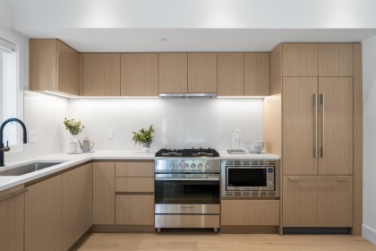 Photo 5 at 1008 W 52nd Avenue, South Granville, Vancouver West