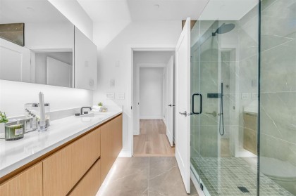Photo 14 at 1016 W 52nd Avenue, South Granville, Vancouver West