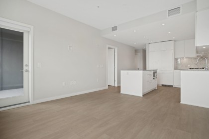 Photo 3 at 612 - 110 E 17th Street, Central Lonsdale, North Vancouver