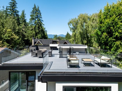 Photo 2 at 4090 W 31st Avenue, Vancouver West