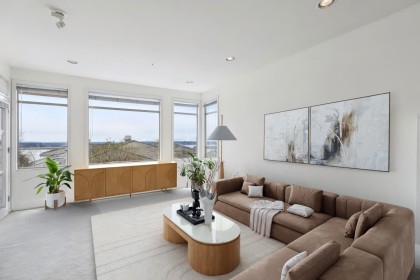 Photo 3 at 2416 Carr Lane, Panorama Village, West Vancouver