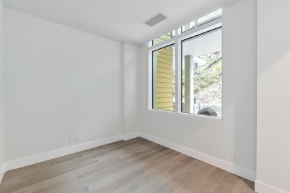Photo 16 at 305 - 6707 Nelson Avenue, Horseshoe Bay WV, West Vancouver