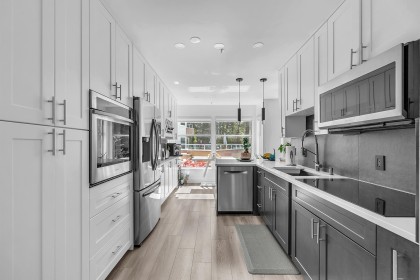 Photo 14 at 8 - 2425 Edgemont Boulevard, Mosquito Creek, North Vancouver