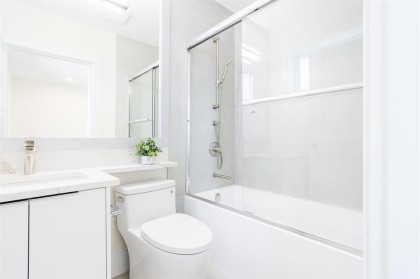 Photo 19 at 1470 W 57th Avenue, South Granville, Vancouver West