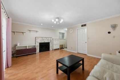 Photo 5 at 819 W 70th Avenue, Marpole, Vancouver West