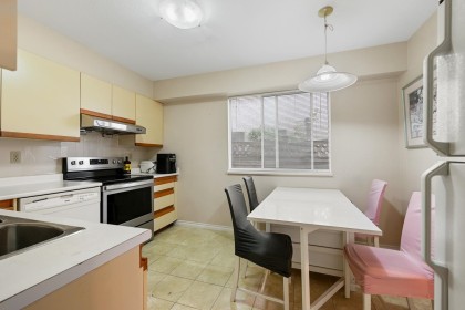 Photo 9 at 819 W 70th Avenue, Marpole, Vancouver West