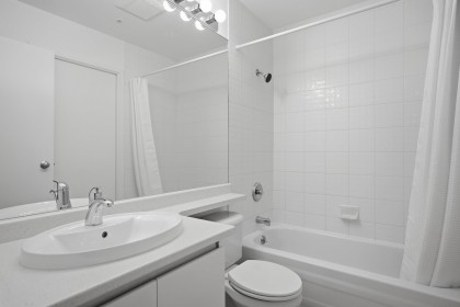 Photo 17 at 1110 - 989 Nelson Street, Vancouver West