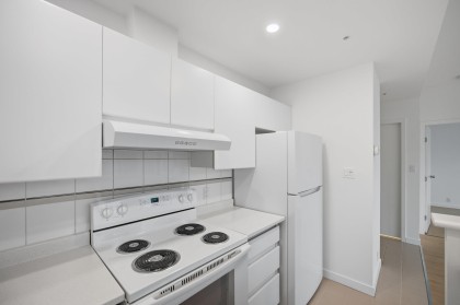 Photo 11 at 1110 - 989 Nelson Street, Vancouver West