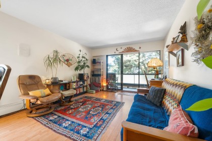 Photo 4 at 214 - 2190 W 7th Avenue, Kitsilano, Vancouver West