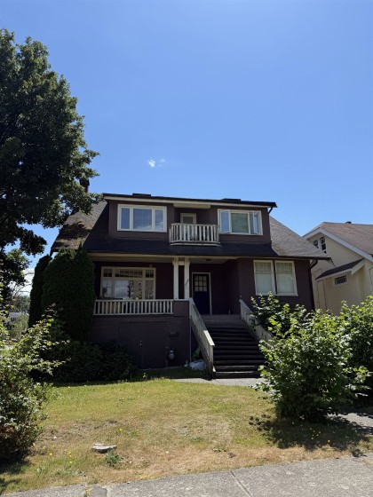 Photo 1 at 4606 W 11th Avenue, Point Grey, Vancouver West