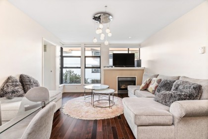 Photo 3 at 411 - 345 Lonsdale Avenue, North Vancouver