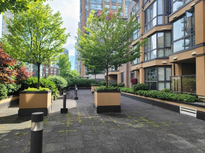 Photo 13 at 214 - 488 Helmcken Street, Yaletown, Vancouver West